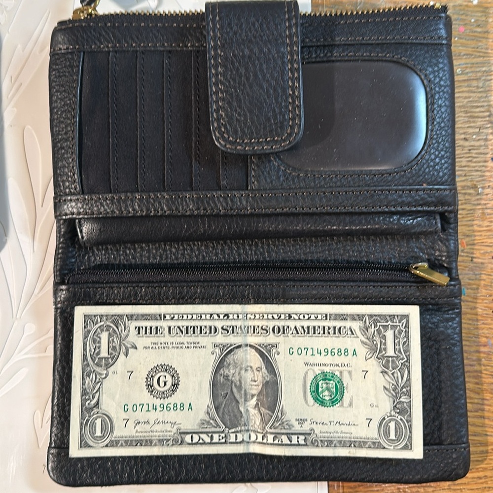 Fossil Wallet - Picture 9 of 9